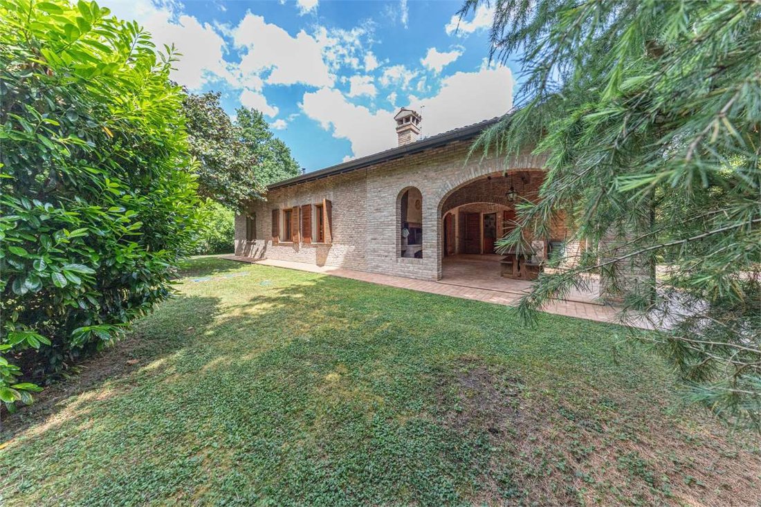 Villa in Castelnuovo Rangone, Emilia-Romagna, Italy 1 - 18250314