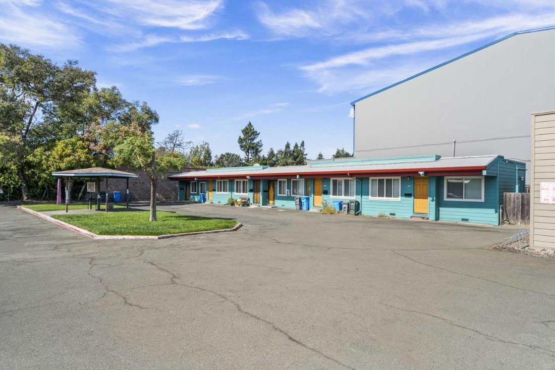 Santa Rosa, California, United States 4 - 18253919