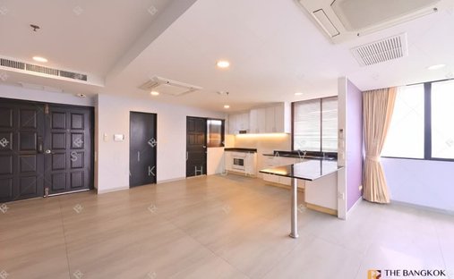 Condo in Khlong Toei, Krung Thep Maha Nakhon, Thailand 1