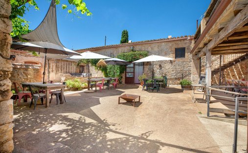 Country House in Torroella de Montgri, Catalonia, Spain 1
