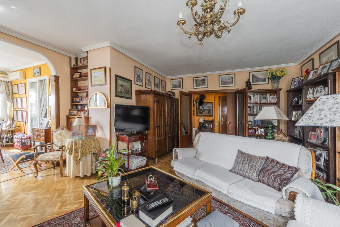 Apartment in Ciudad Lineal, Madrid, Spain 5 - 18181594