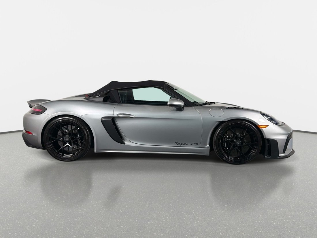 Cabriolet in Pompano Beach, FL, United States 2 - 18252343