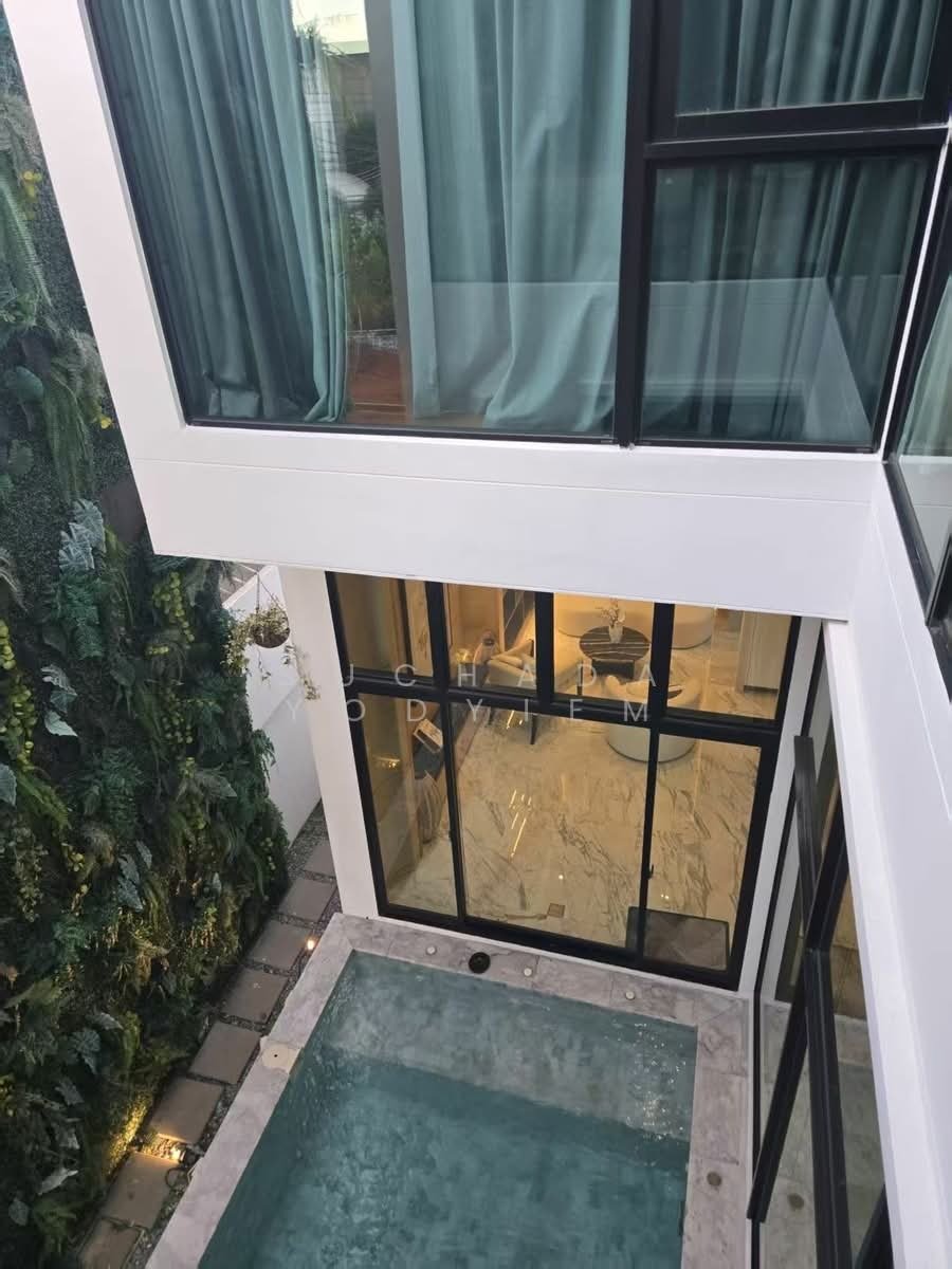 Villa in Phra Khanong Nuea, Bangkok, Thailand 5 - 18253575