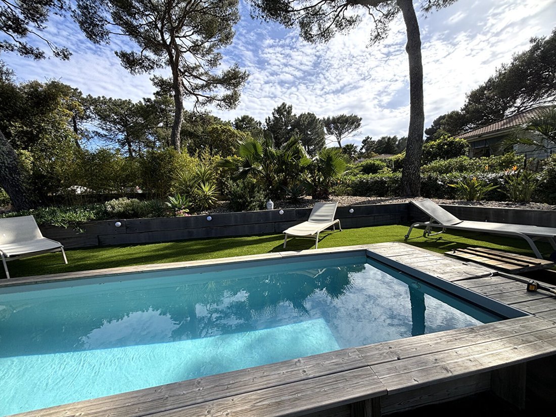 Villa in Gassin, Provence-Alpes-Côte d'Azur, France 1 - 18256162