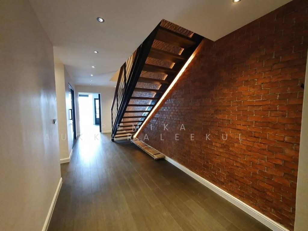 Condo in Phra Khanong Nuea, Bangkok, Thailand 3 - 18255022
