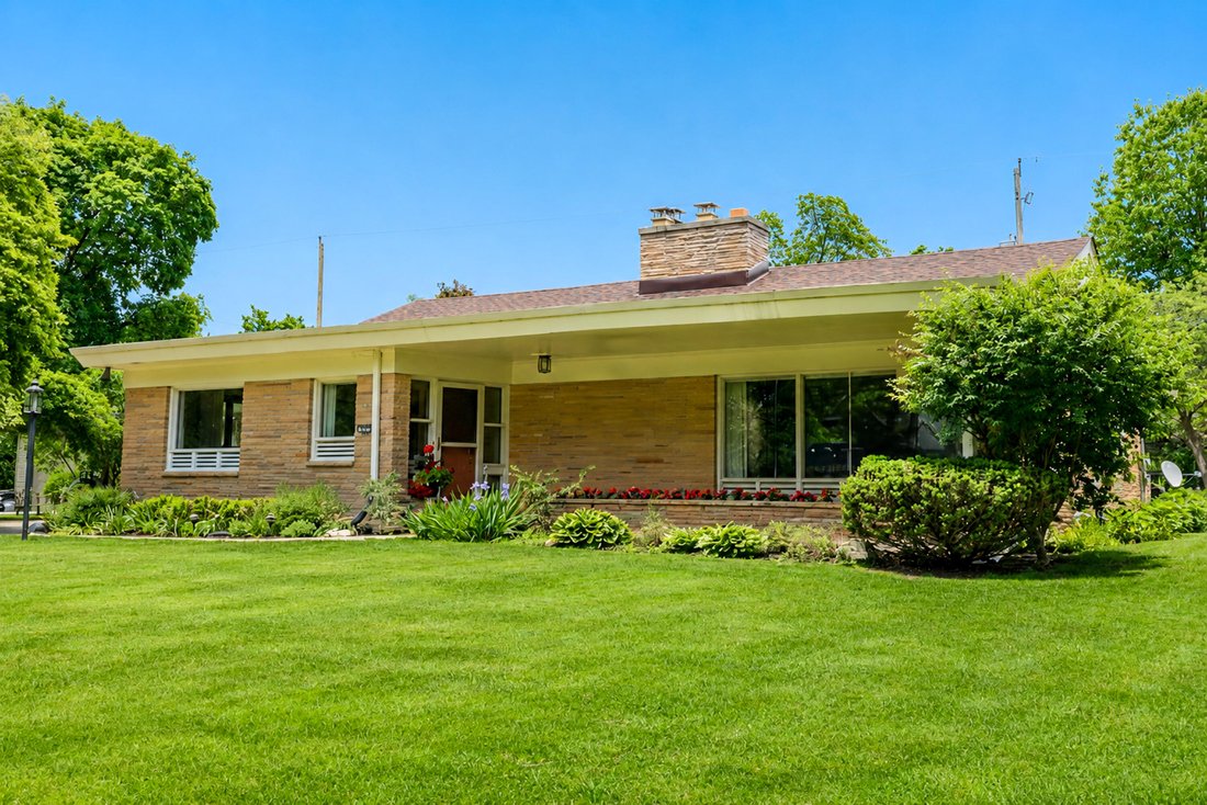 House in Wauwatosa, Wisconsin, United States 2 - 18219965
