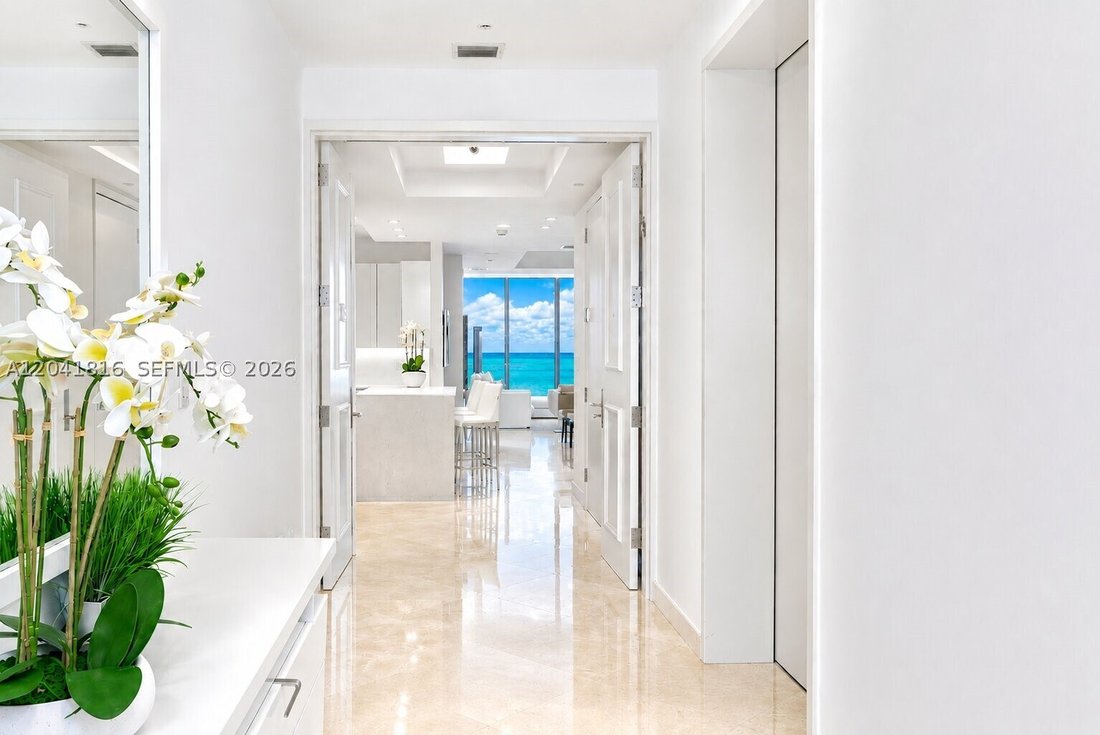 Condo in Miami Beach, Florida, United States 5 - 18256199