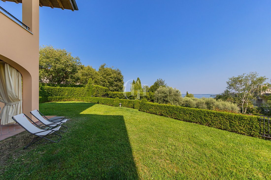 Apartment in Padenghe sul Garda, Lombardy, Italy 2 - 18257526