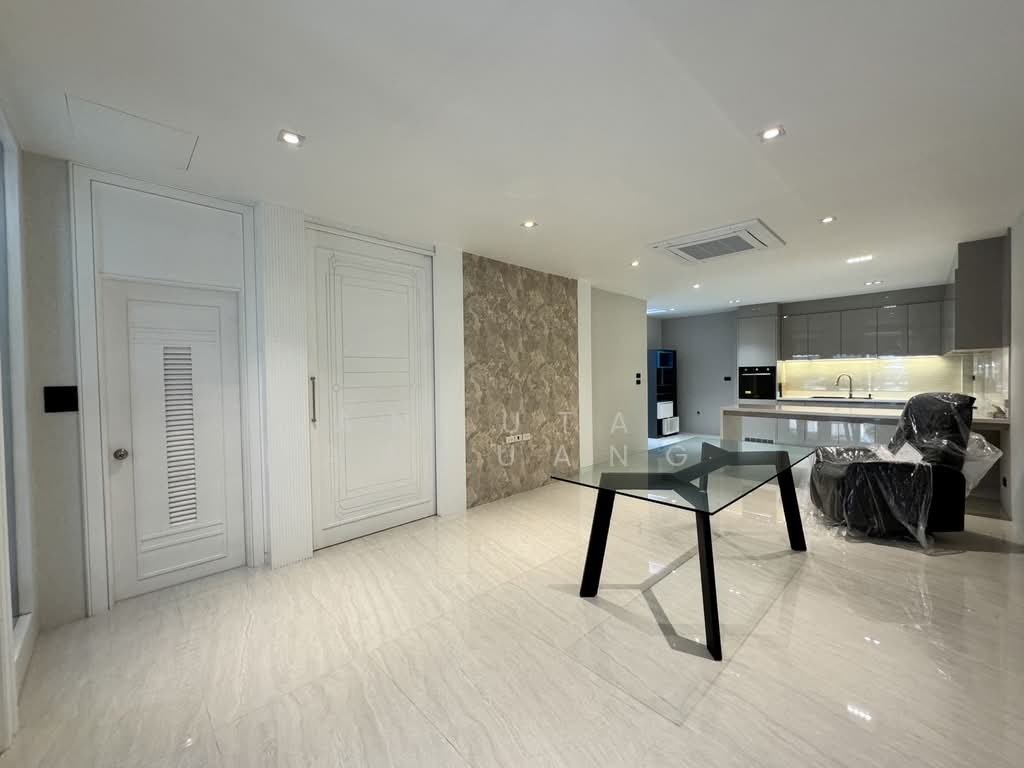 Townhouse in Bangkok, Krung Thep Maha Nakhon, Thailand 3 - 18255470