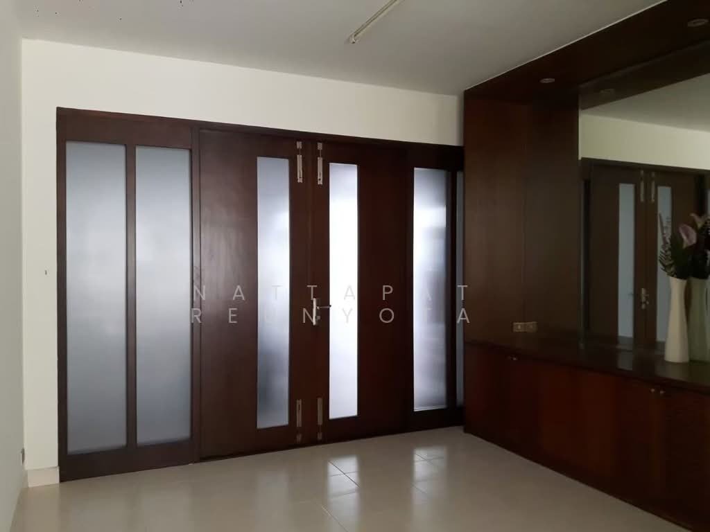 Townhouse in Chong Nonsi, Krung Thep Maha Nakhon, Thailand 3 - 18252959