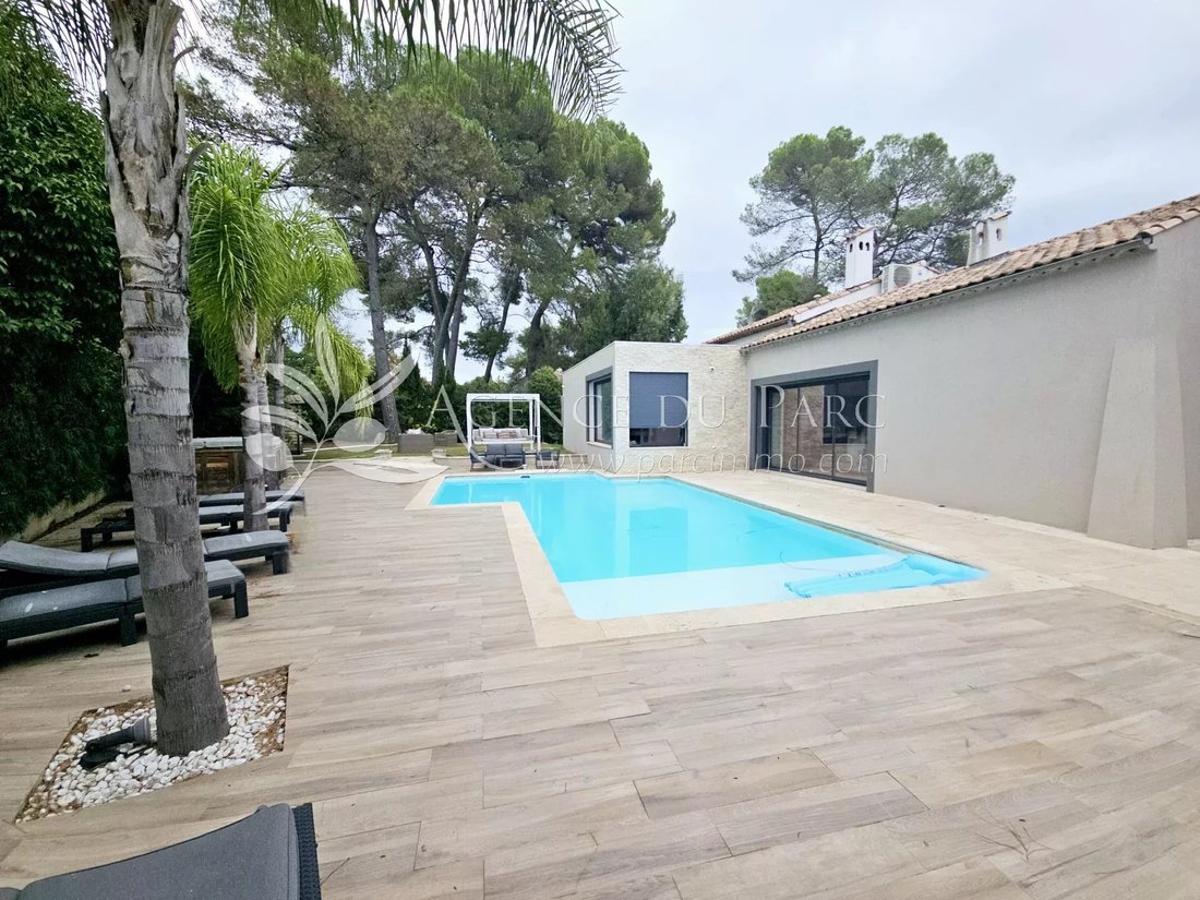 Villa in Mougins, Provence-Alpes-Côte d'Azur, France 1 - 15179024