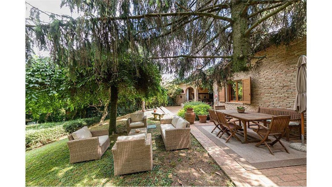Villa in Castelnuovo Rangone, Emilia-Romagna, Italy 1 - 18250344