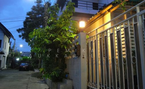 House in Din Daeng, Bangkok, Thailand 1
