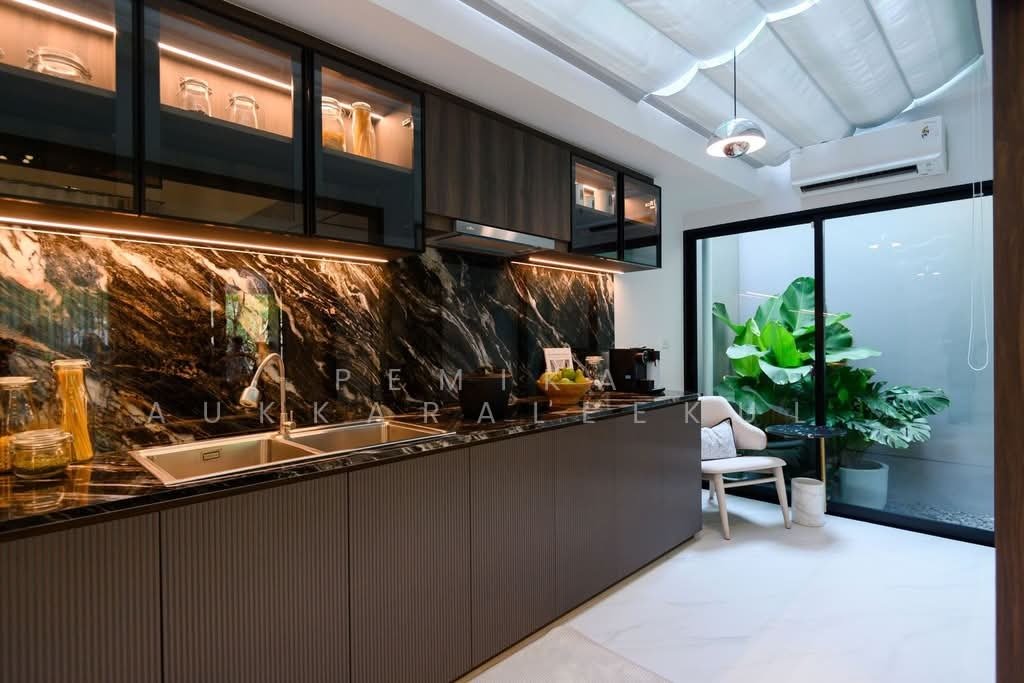 Townhouse in Bangkok, Krung Thep Maha Nakhon, Thailand 4 - 18255773