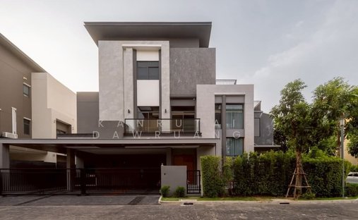 House in Bangkok, Krung Thep Maha Nakhon, Thailand 1
