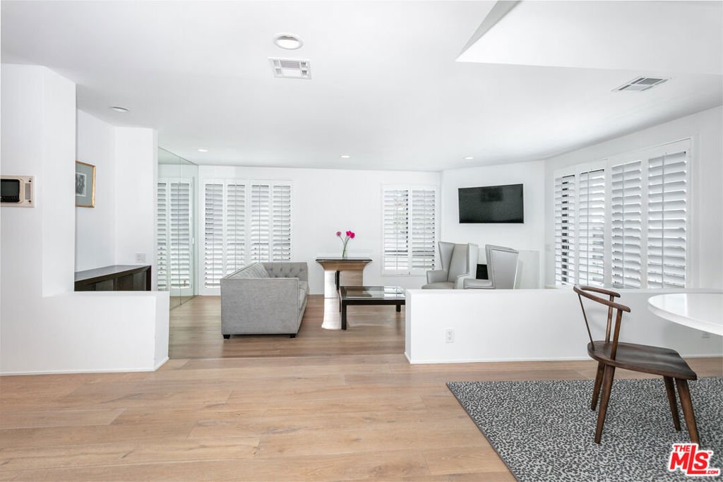 Condo in Los Angeles, California, United States 5 - 18253763