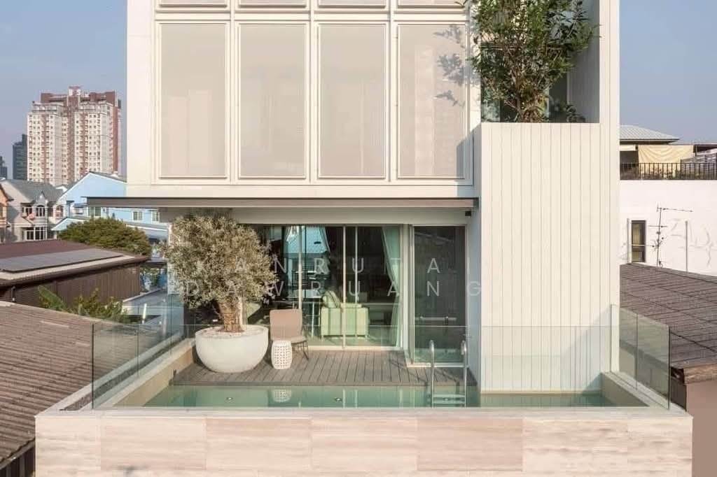 Townhouse in Samsen Nai, Bangkok, Thailand 3 - 18253111