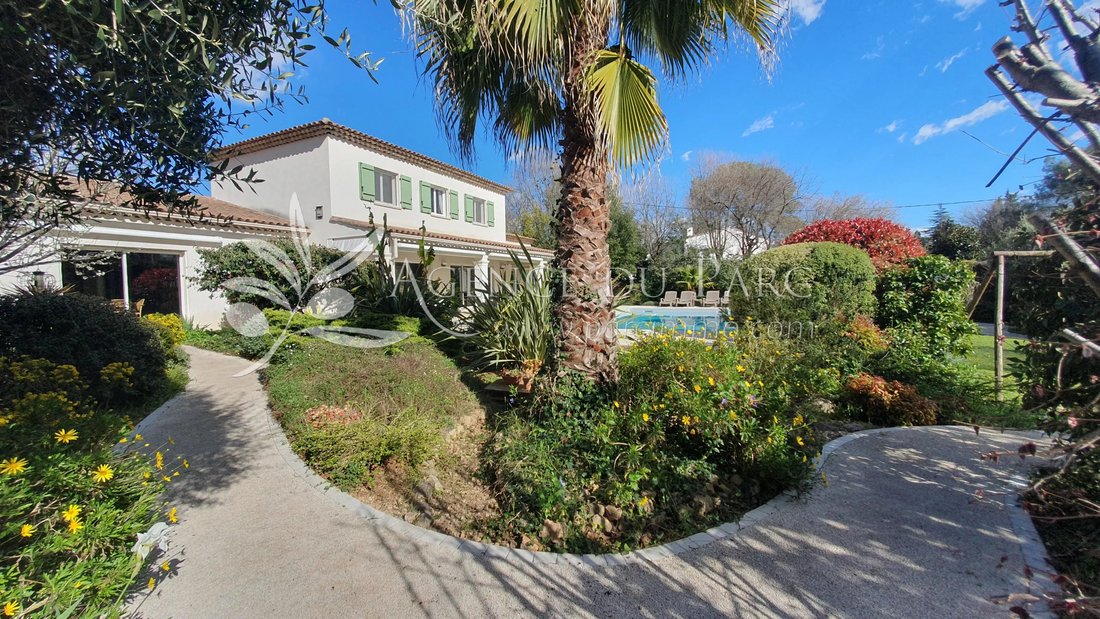 Villa in Nord, Roquefort-les-Pins, France 2 - 17756626
