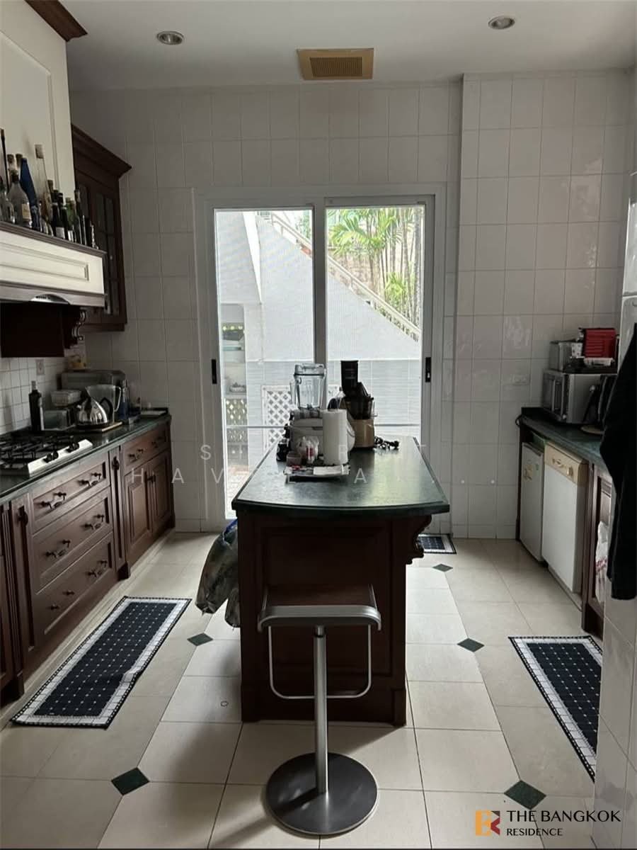 Condo in Thanon Nakhon Chai Si, Krung Thep Maha Nakhon, Thailand 5 - 18252828