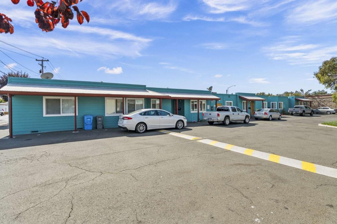 Santa Rosa, California, United States 3 - 18253919