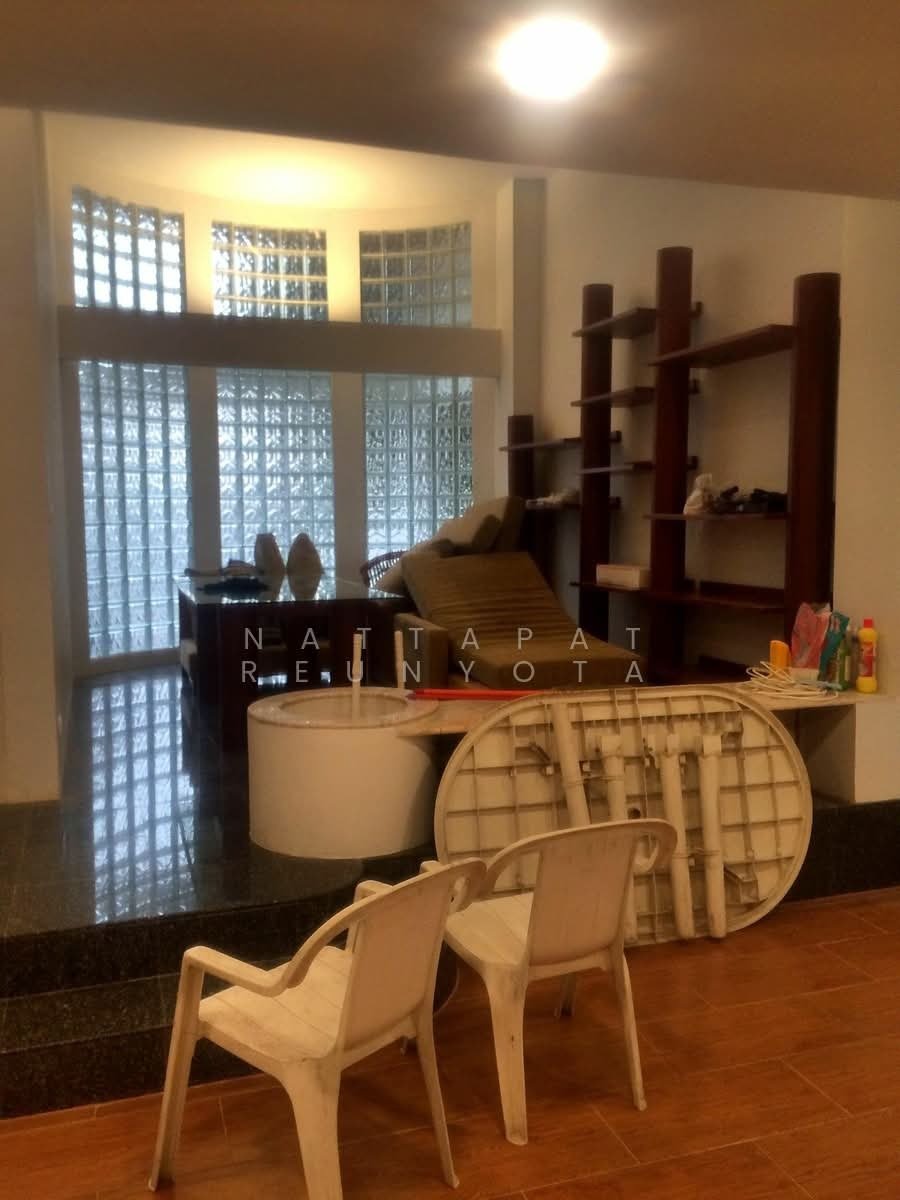 Townhouse in Bangkok, Krung Thep Maha Nakhon, Thailand 1 - 18255899