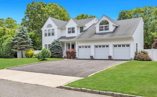 House in Centereach, New York, United States 1