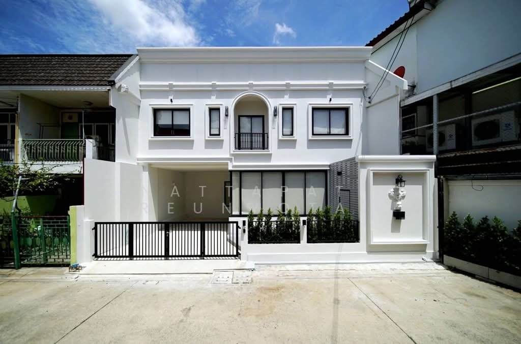 Townhouse in Bangkok, Krung Thep Maha Nakhon, Thailand 2 - 18253605
