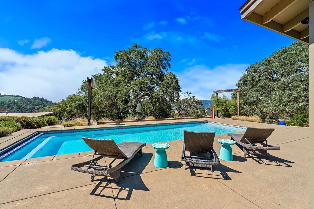 House in Cloverdale, California, United States 1 - 16278638