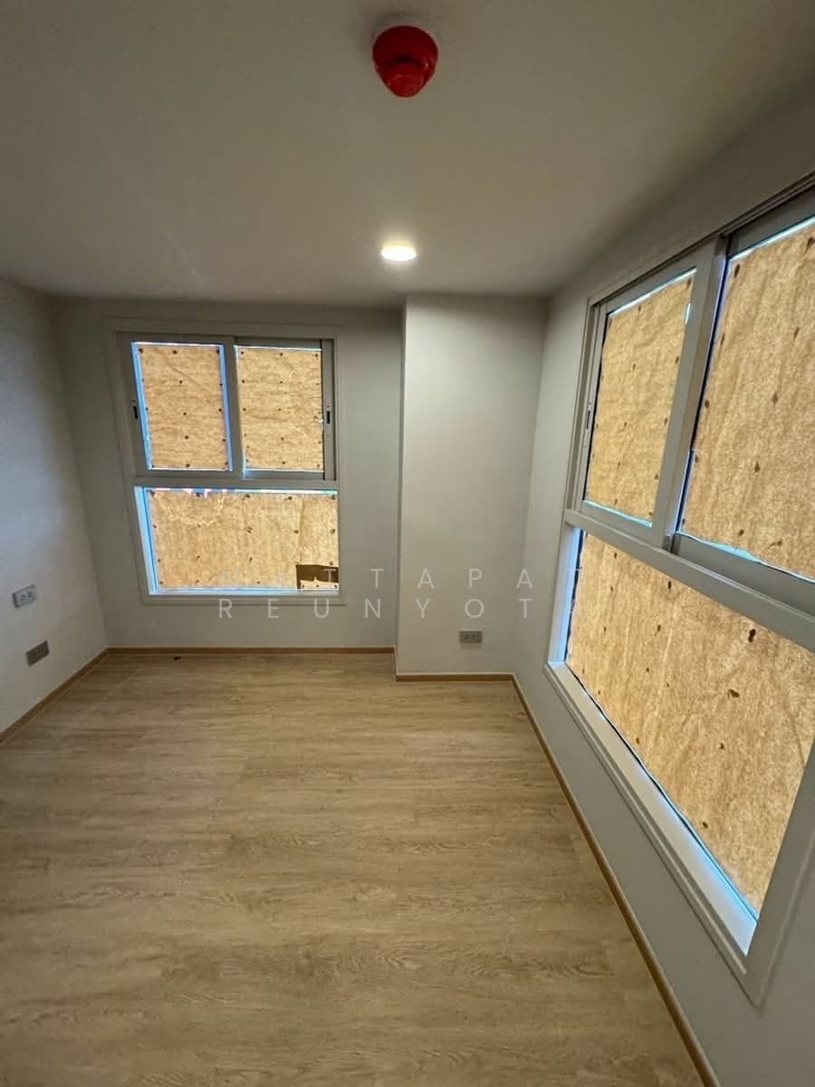 Condo in Si Phraya, Bangkok, Thailand 1 - 18253183