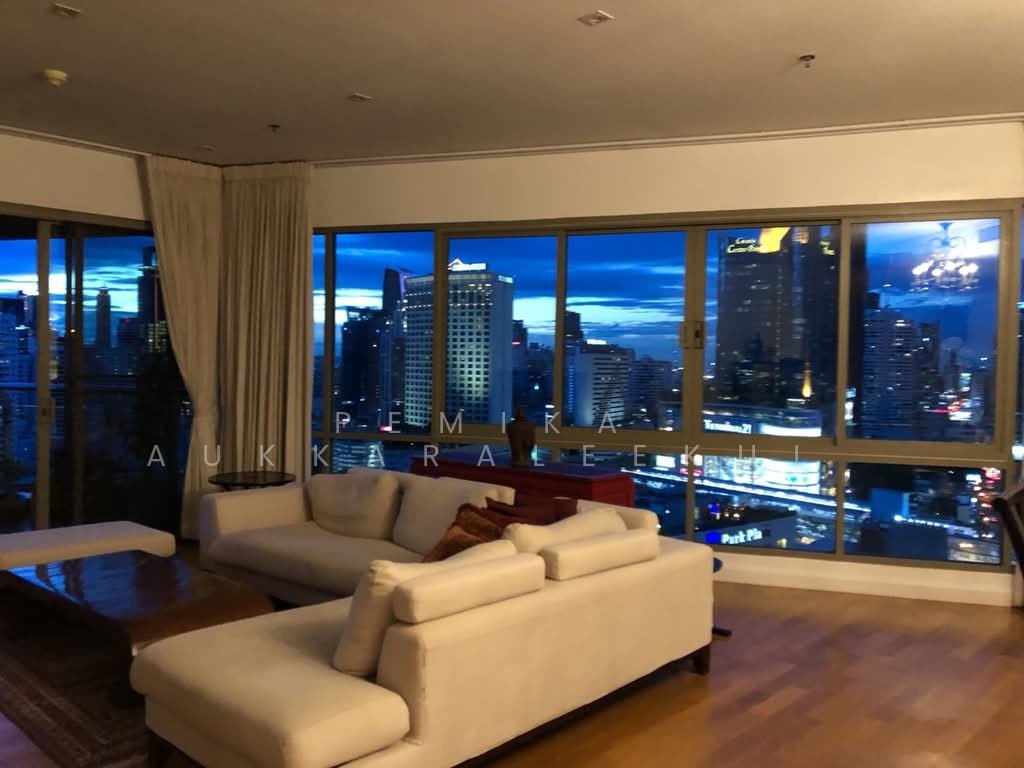 Condo in Khlong Toei, Krung Thep Maha Nakhon, Thailand 1 - 18255050