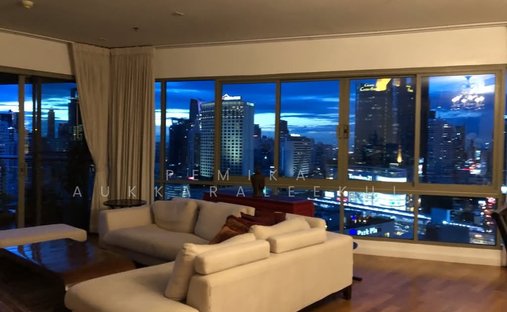 Condo in Khlong Toei, Krung Thep Maha Nakhon, Thailand 1