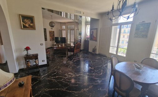 Wohnung in Menton, Provence-Alpes-Côte d'Azur, Frankreich 1