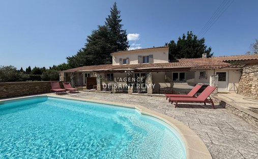 Villa in Saint-Rémy-de-Provence, Provence-Alpes-Côte d'Azur, France 1