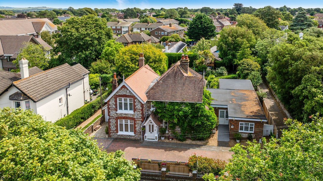 House in Rustington, England 2 - 18253572