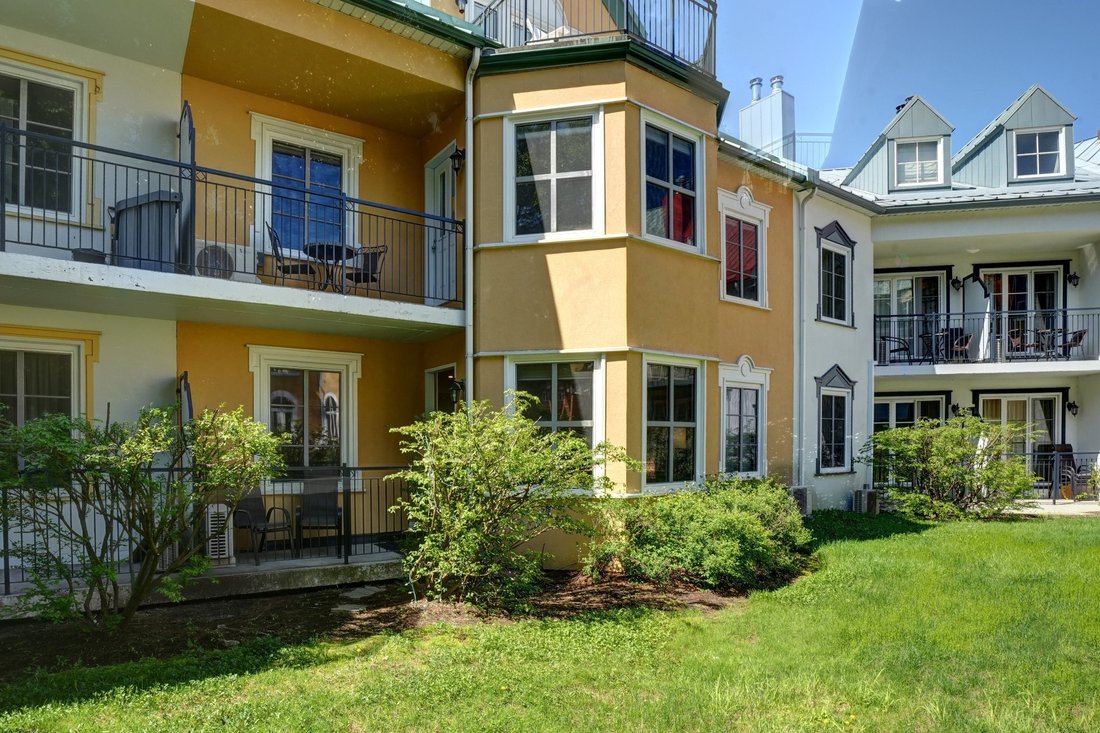 Condo in Mont-Tremblant, Quebec, Canada 1 - 16699145