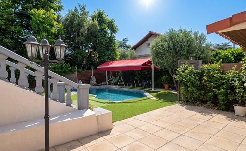 Villa in Bron, Auvergne-Rhône-Alpes, France 1
