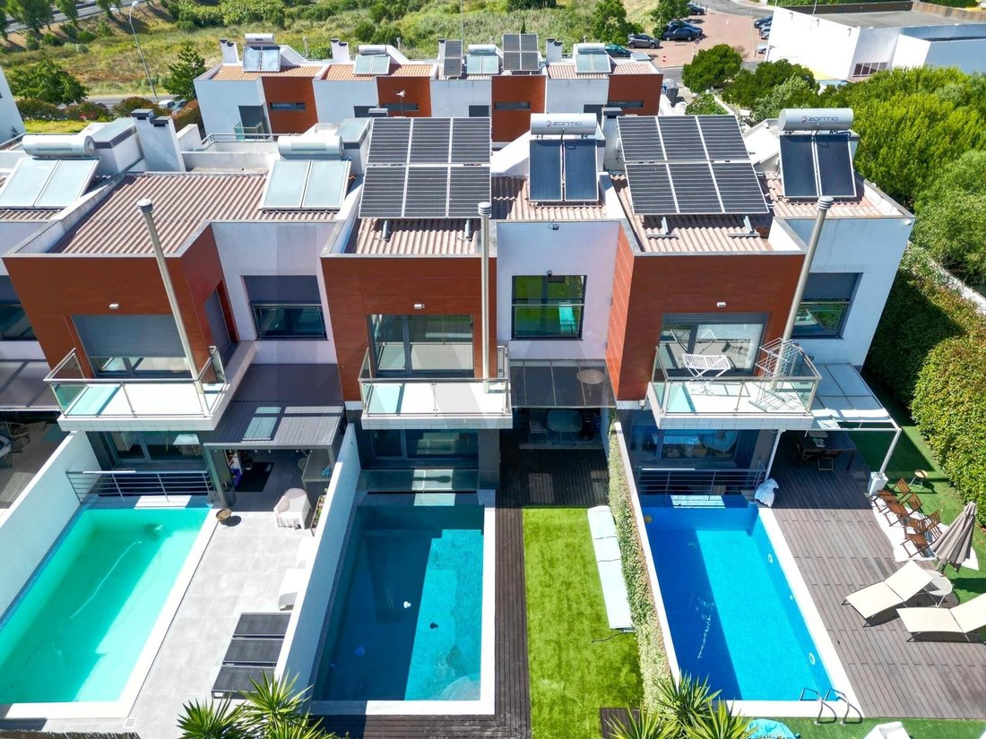 Townhouse in Porto Salvo, Lisbon, Portugal 1 - 18257456