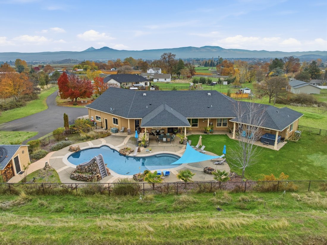 House in Medford, Oregon, United States 2 - 18251414
