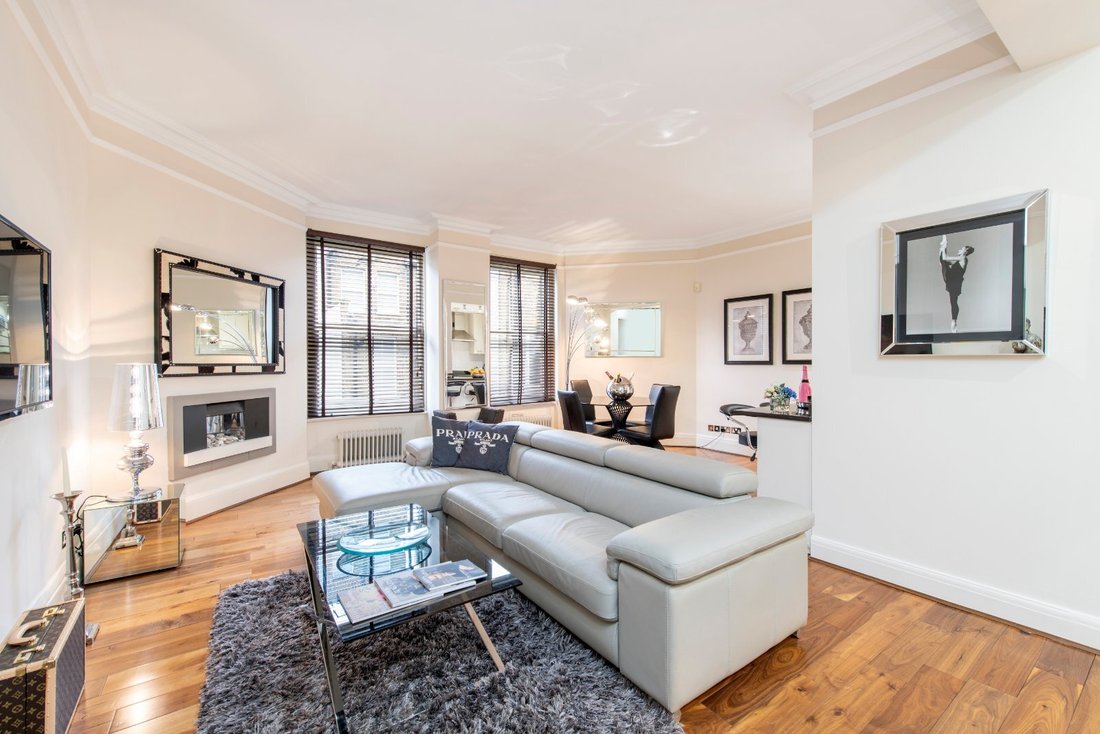 Apartment in Brompton, Kensington And Chelsea, England 1 - 18250802