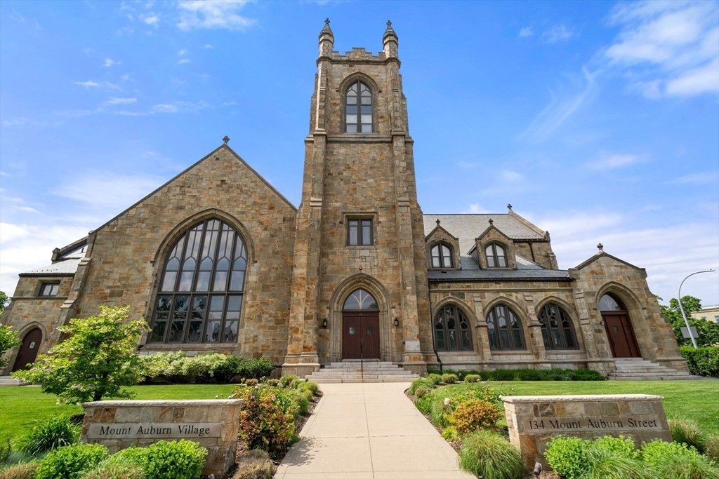 Condo in Watertown, Massachusetts, United States 1 - 18252832