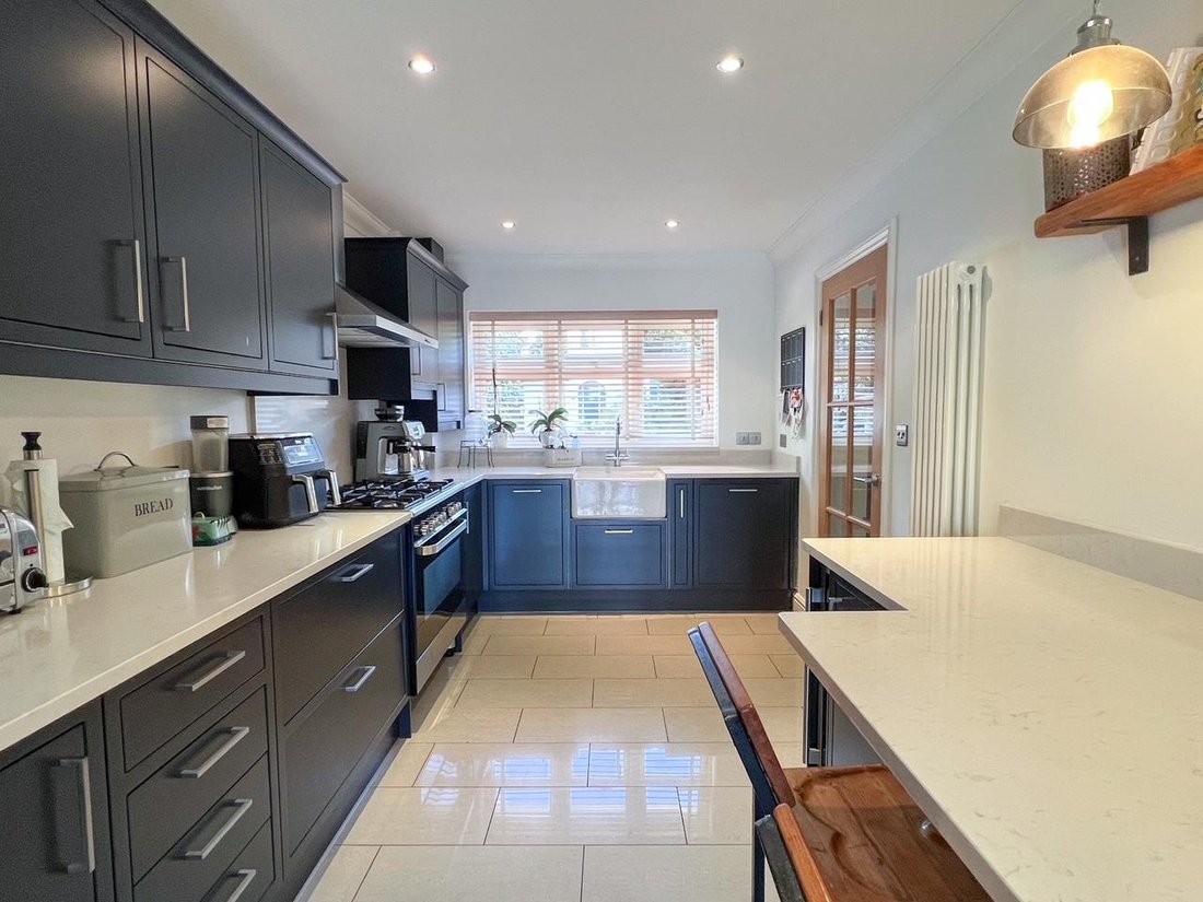 House in West Molesey, Elmbridge, England 2 - 17375518