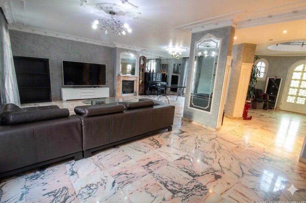 Villa in Bron, Auvergne-Rhône-Alpes, France 4 - 18252424
