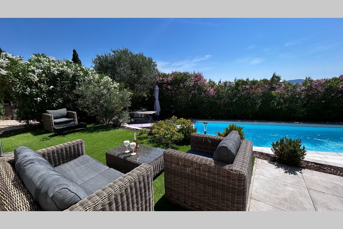 Villa in Centre Ville, Cogolin, France 1 - 16803614