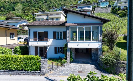 Haus in Gordola, Tessin, Schweiz 1