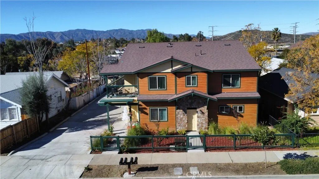 Lake Elsinore, California, United States 1 - 18254241