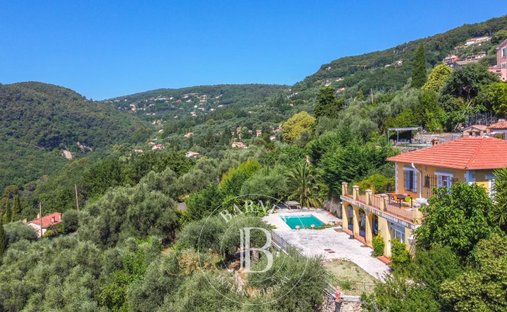 Villa in Grasse, Provence-Alpes-Côte d'Azur, France 1
