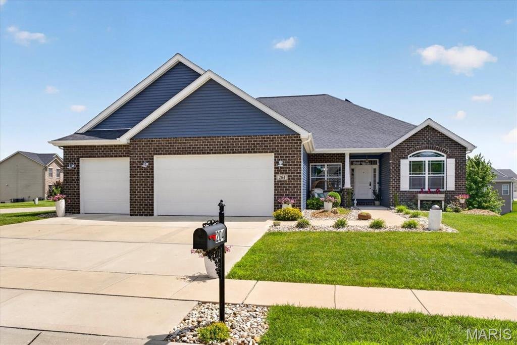 House in Maryville, Illinois, United States 1 - 18254472