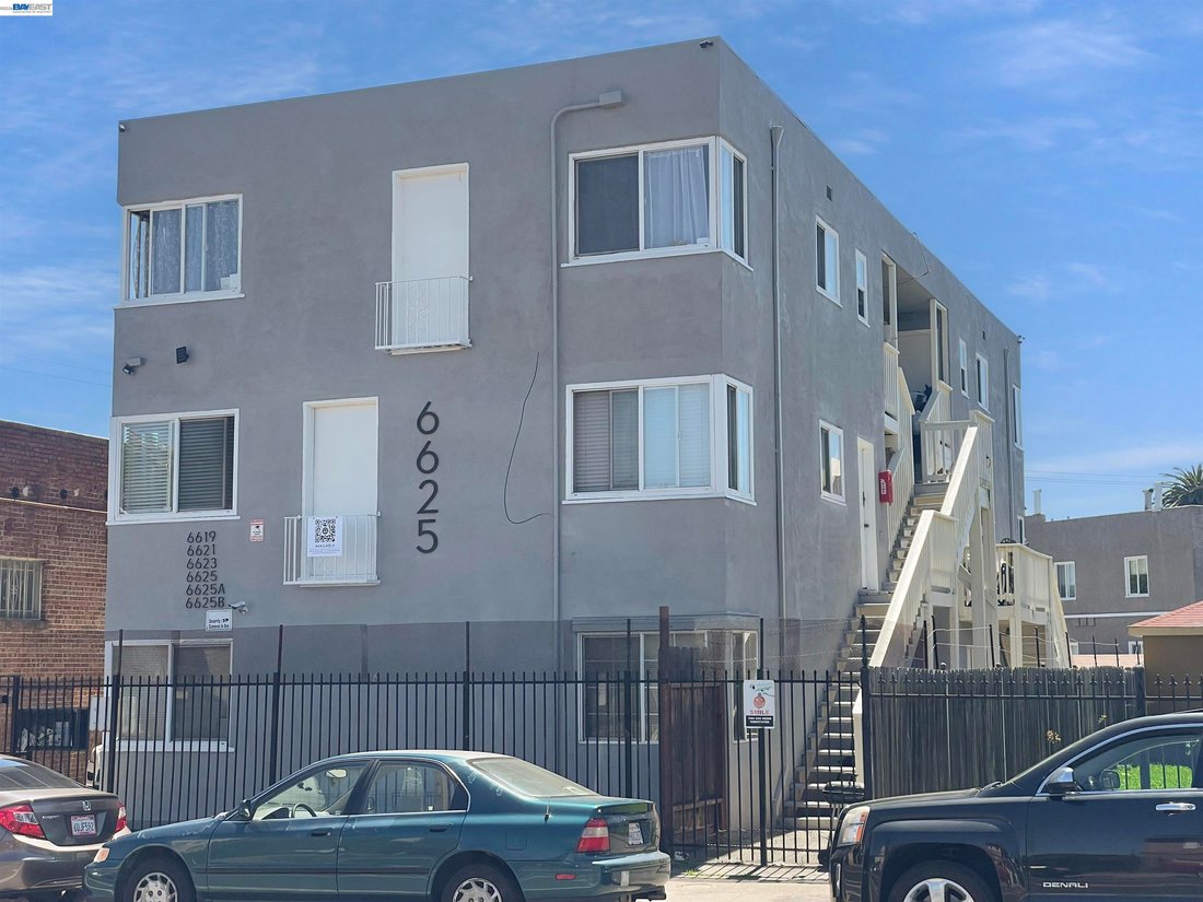 Oakland, California, United States 1 - 18193441