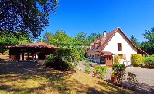 House in Terrasson-Lavilledieu, Nouvelle-Aquitaine, France 1