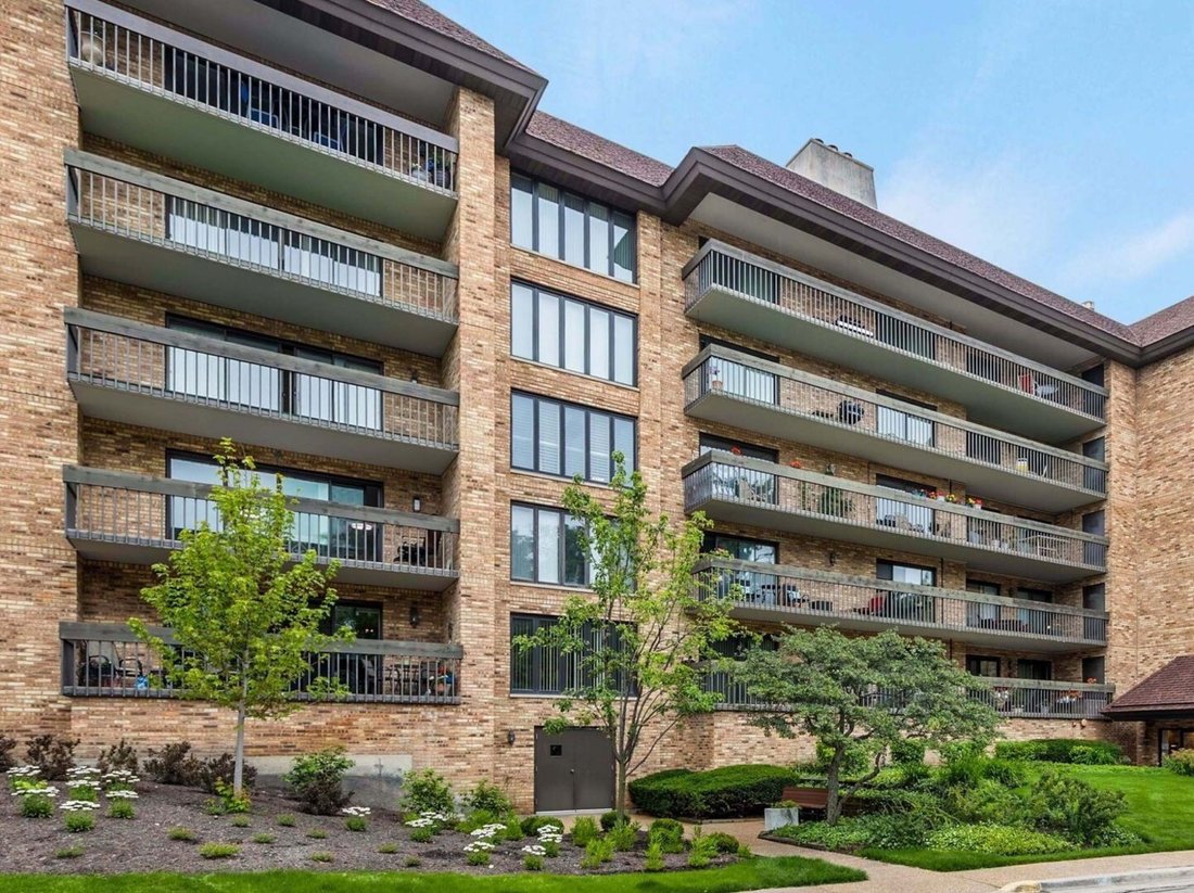 Condo in Northbrook, Illinois, United States 2 - 18169900